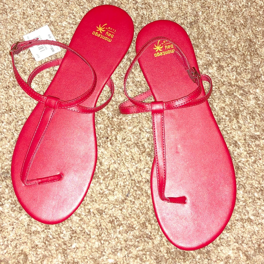 NWT! ❤️Red ankle-strap sandals❤️